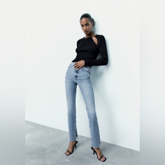 Zara 1975 High Rise Slim Flare Jeans with Slit - Picture 4 of 12